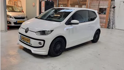 Volkswagen Up! 1.0 high up! Bodykit, Navi, Bluetooth, cruisecontrole, ....